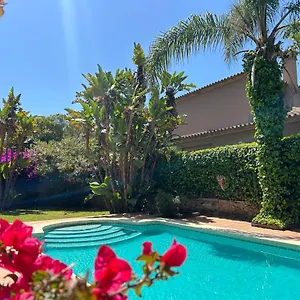 Close To The In Villa Marbella